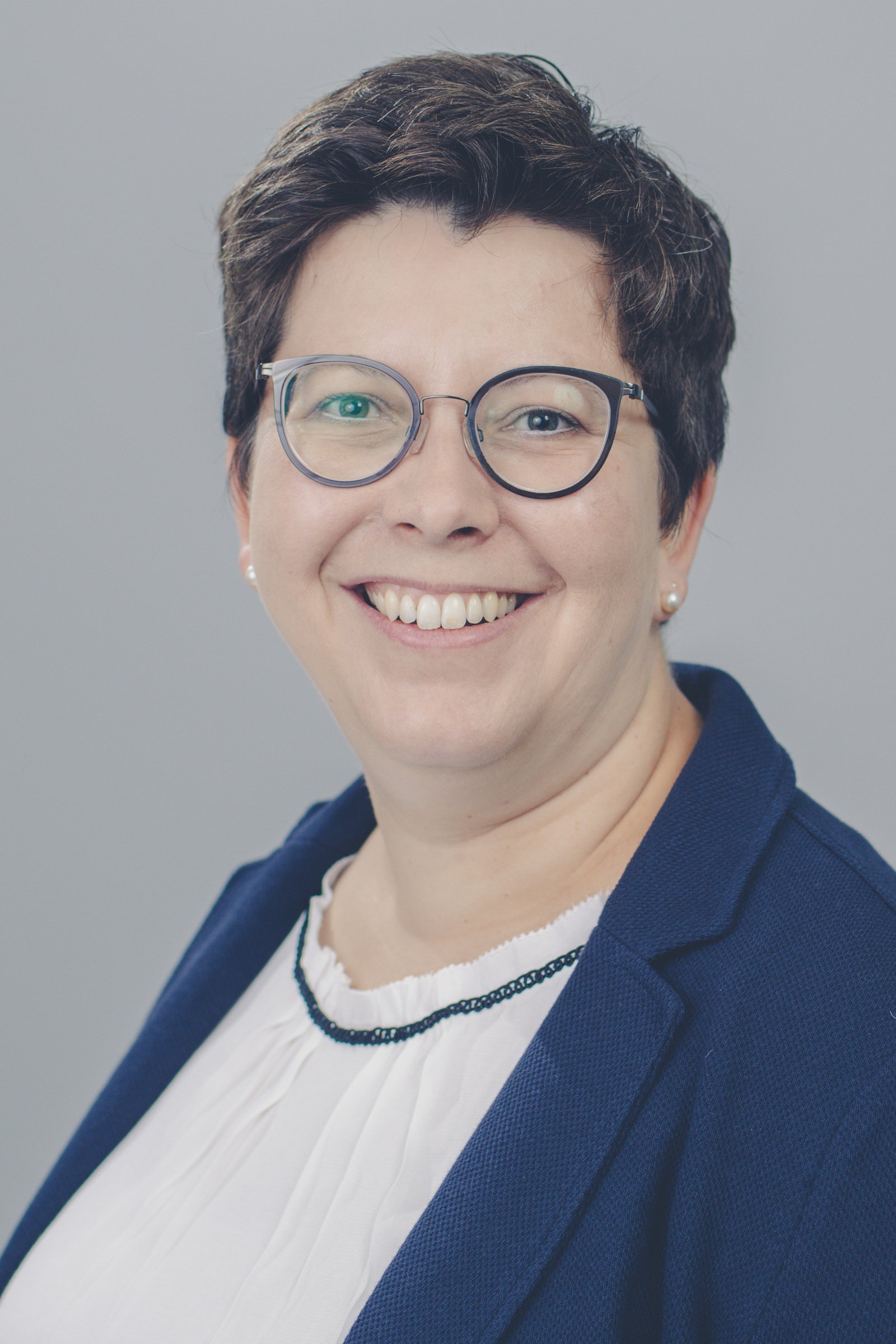 Portrait von Claudia Bernhard, Bilanzbuchhalterin (IHK) bei con.tax in Fulda